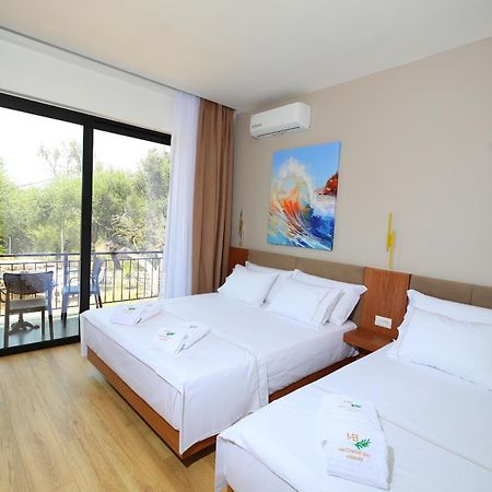 Hotel Mezzanine Bay Himare Esterno foto