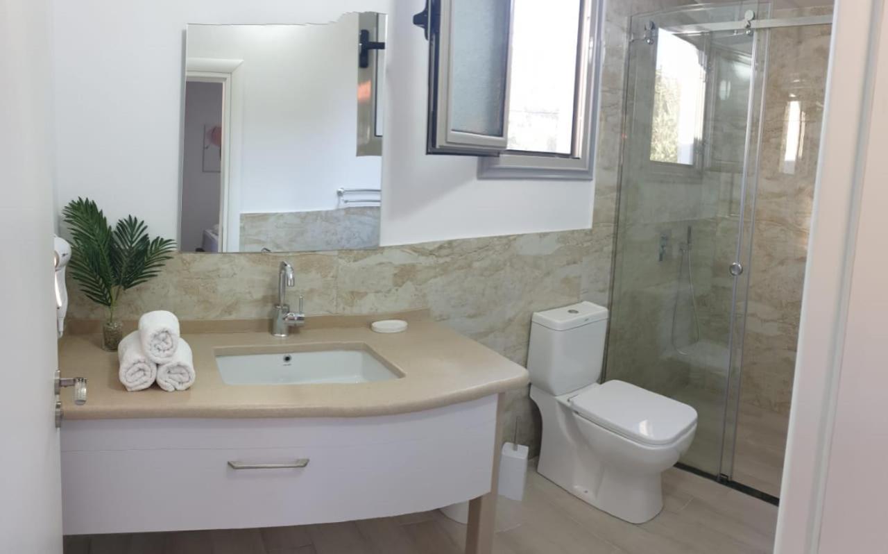 Hotel Mezzanine Bay Himare Esterno foto