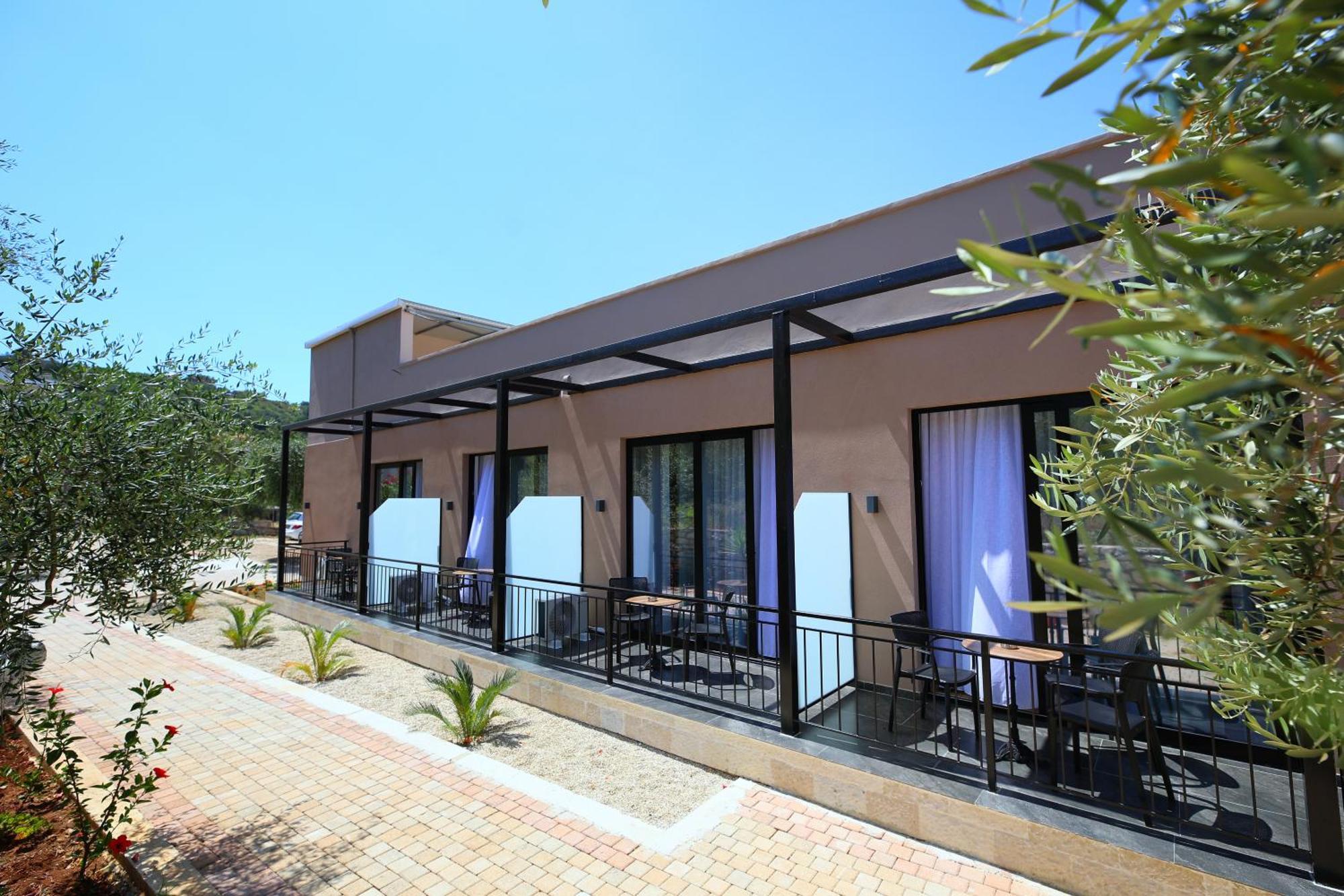 Hotel Mezzanine Bay Himare Esterno foto
